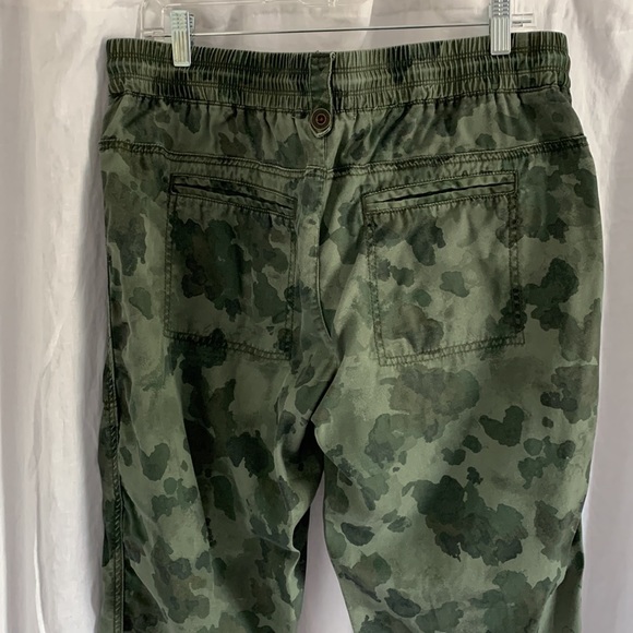 Anthropologie camo joggers - Picture 5 of 9